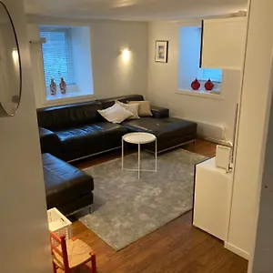 Kjellerleilighet - Naert Haukeland Sykehus. Appartamento