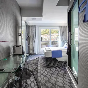 Magic & Kloverhuset Otel